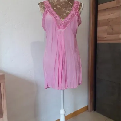 Très jolie haut rose TU Moda made Italy 